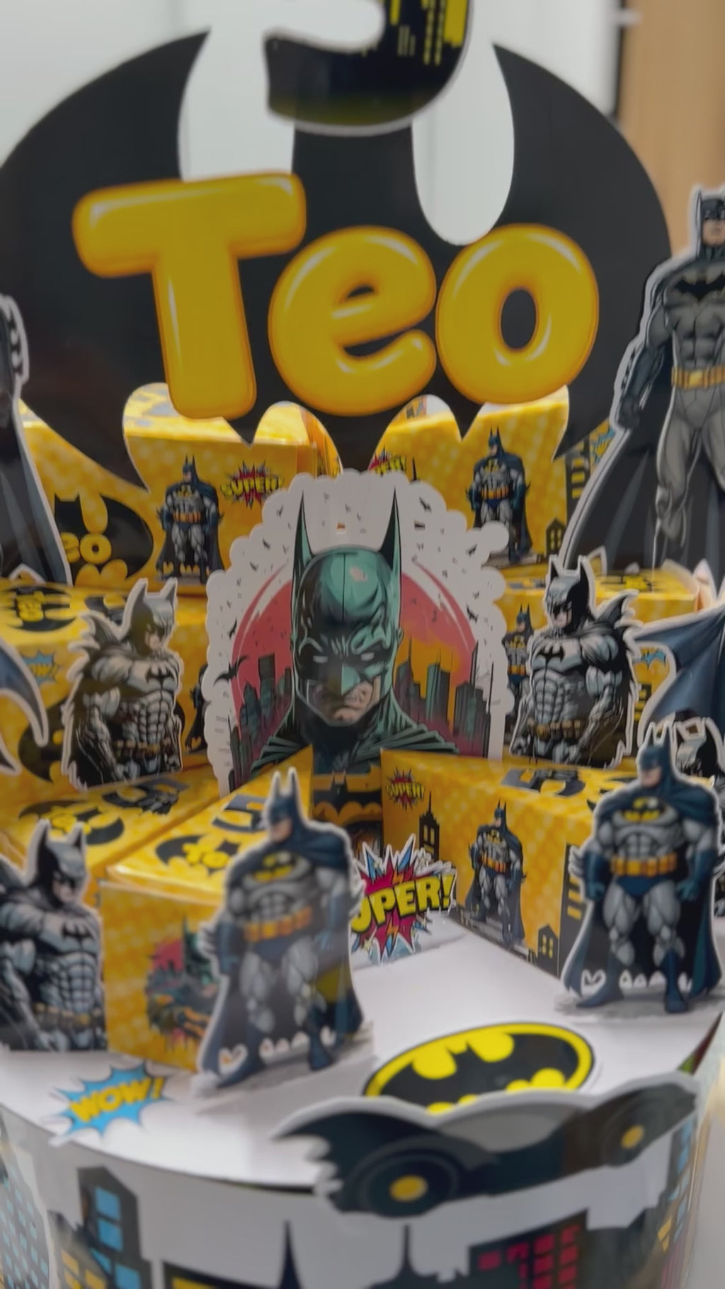 Batman tort carton premium set 5 cutii cu imagini incluse(citiți descrierea)